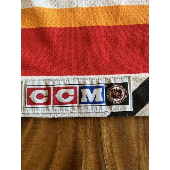 NHL Vintage CCM Calgary Flames Hockey Jersey Men's Small - Picture 10 of 12